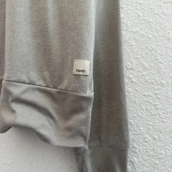 Vuori Daydream Crew Women Medium Gray Long Sleeve Athleisure - Picture 3 of 4